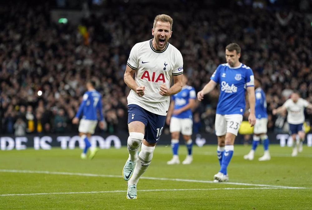 Archivo - El delantero Harry Keane celebra un gol con el Tottenham Archivo