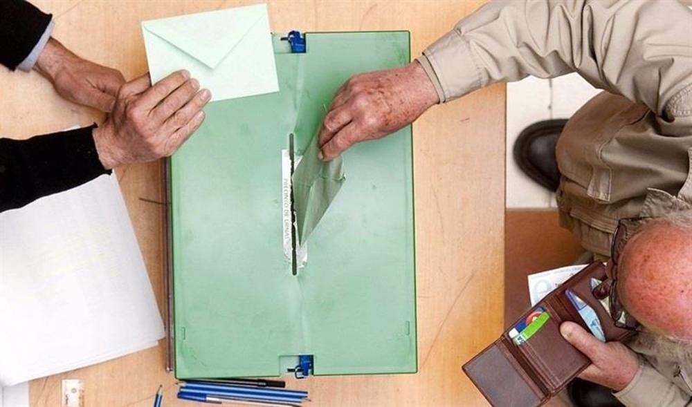 Archivo - Urna para elecciones. Archivo