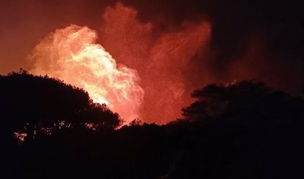 Incendio declarado en el paraje sierra de San Bartolomé, en el municipio gaditano de Tarifa. Incendio