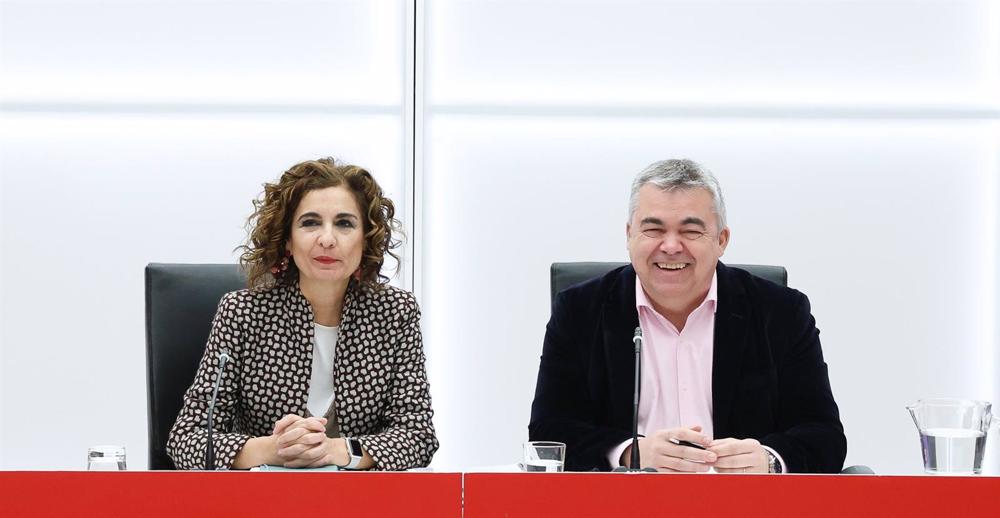 Archivo - La ministra de Hacienda y 'número dos' del PSOE, María Jesús Montero, con el secretario de Organización del partido, Santos Cerdán Archivo