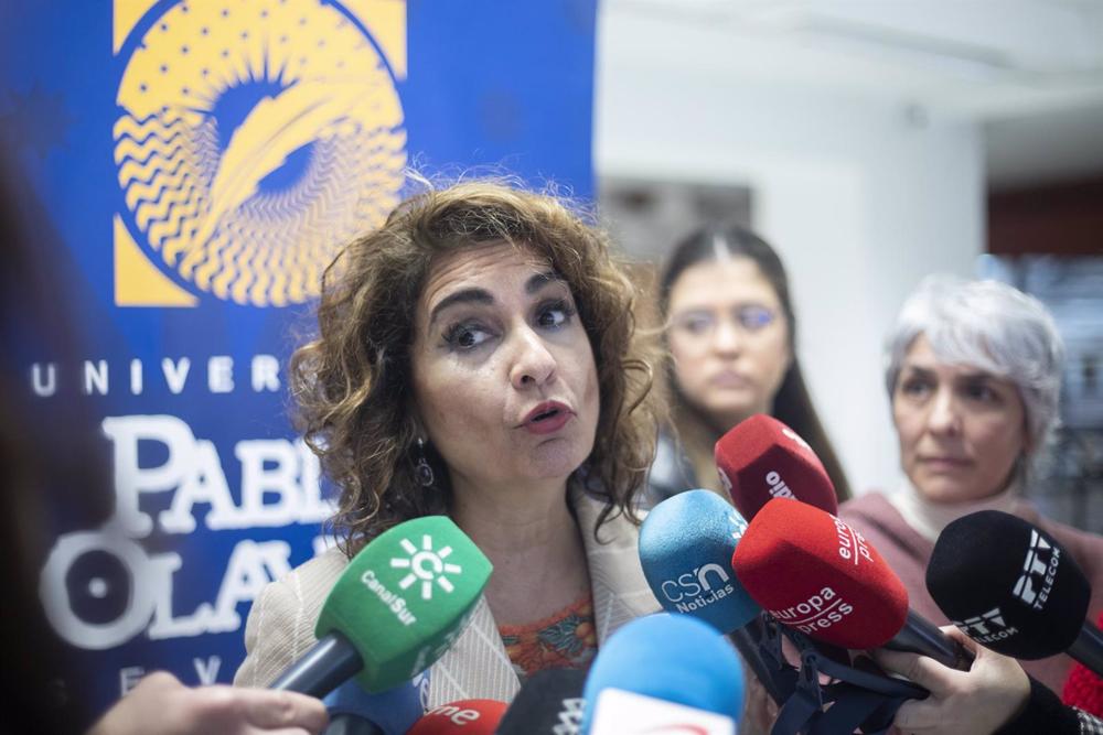 Archivo - La ministra de Hacienda, María Jesús Montero Archivo