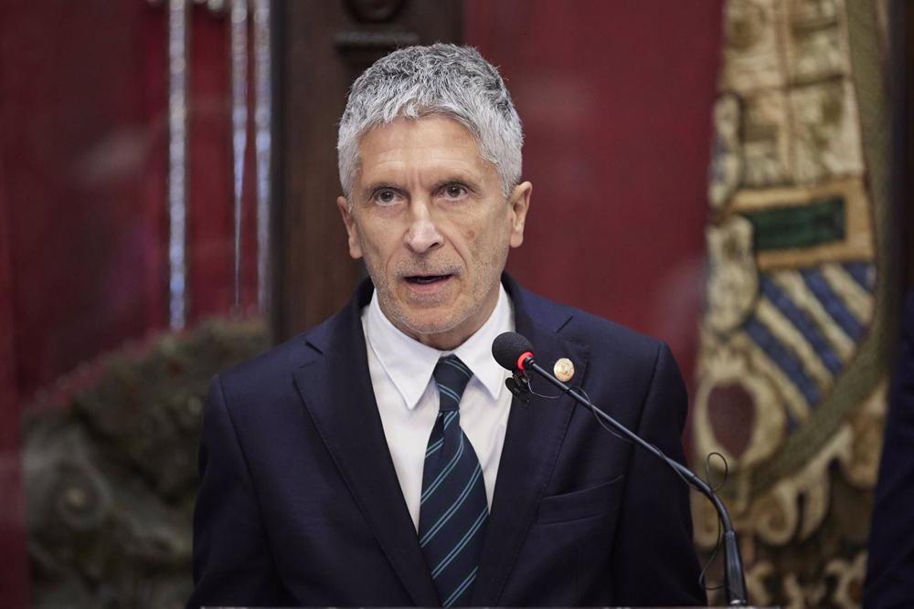 El ministro del Interior, Fernando Grande-Marlaska, comparece en rueda de prensa tras la reunión preparatoria del Plan Operativo de Seguridad para la cumbre europea que se celebrará en Granada. El