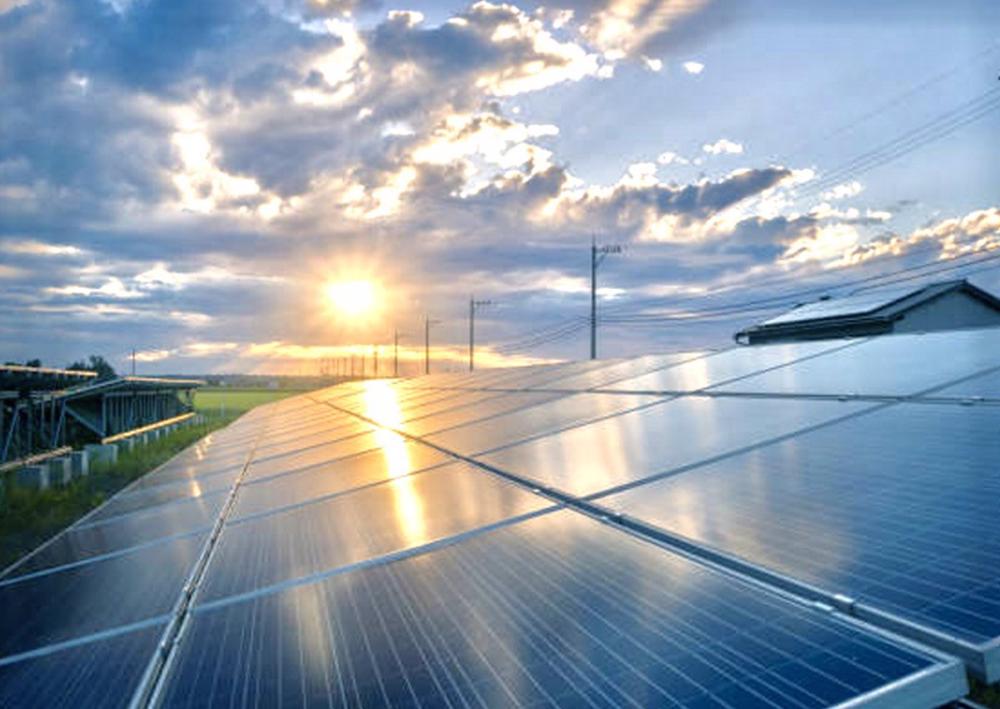 Archivo - Paneles solares Archivo