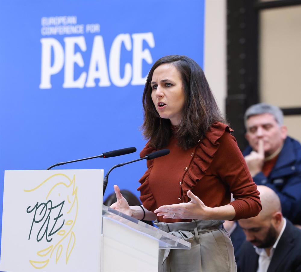 Archivo - La secretaria general de Podemos y ministra de Derechos Sociales y Agenda 2030, Ione Belarra, interviene durante la III Conferencia Europea por la Paz, en el Espacio Larra, a 17 de febrero de 2023, en Madrid (España). Archivo