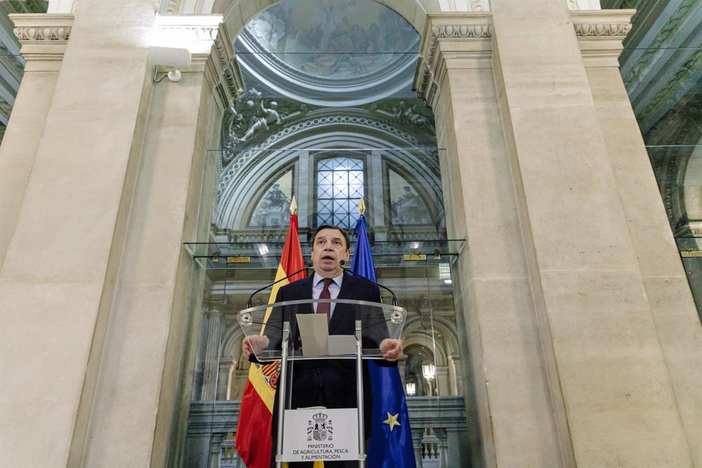 Archivo - El ministro de Agricultura, Pesca y Alimentación, Luis Planas, Archivo