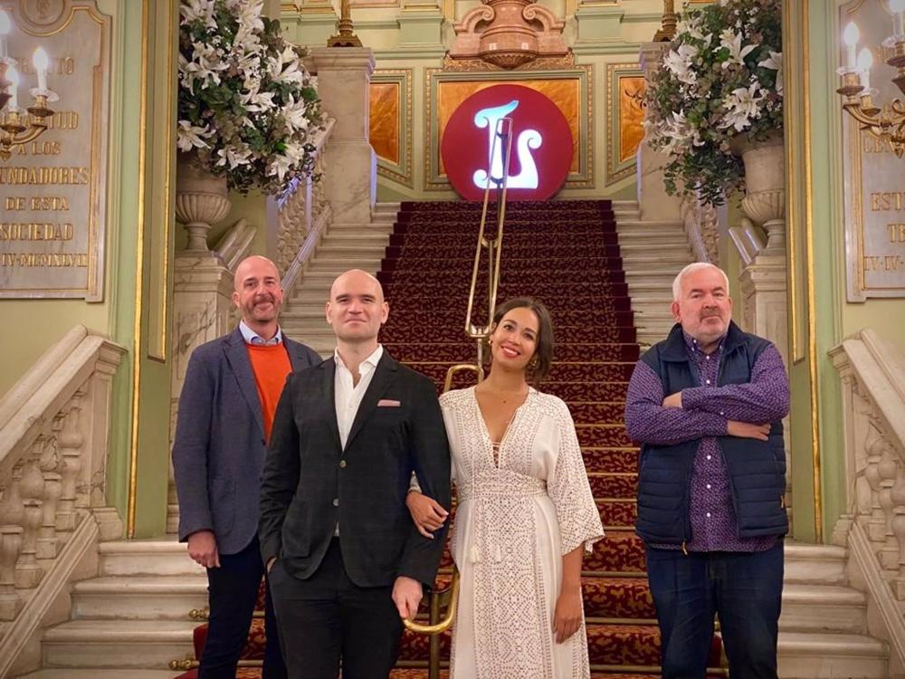 El director artístico del Liceu, Víctor Garcia de Gomar, junto al tenor Michael Fabiano, la soprano Nadine Sierra y el director musical Marc Minkowski en el Liceu El