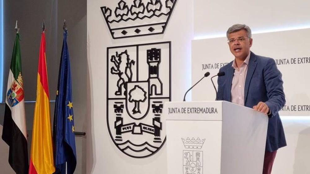 El portavoz de la Junta de Extremadura, Juan Antonio González, en rueda de prensa tras el Consejo de Gobierno autonómico El