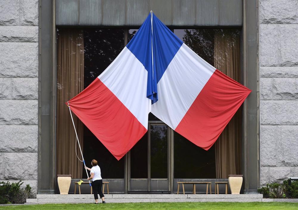 Russia.- French Embassy in Moscow receives package containing bones