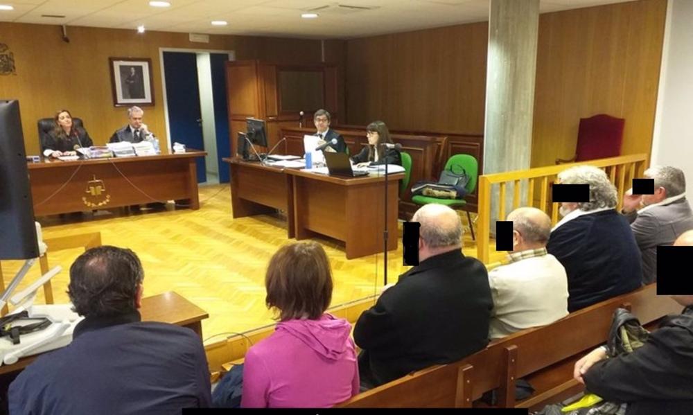 Juicio contra seis acusados por falsedad documental y contrabando, cuatro de ellos fueron condenados y dos absueltos. Juicio