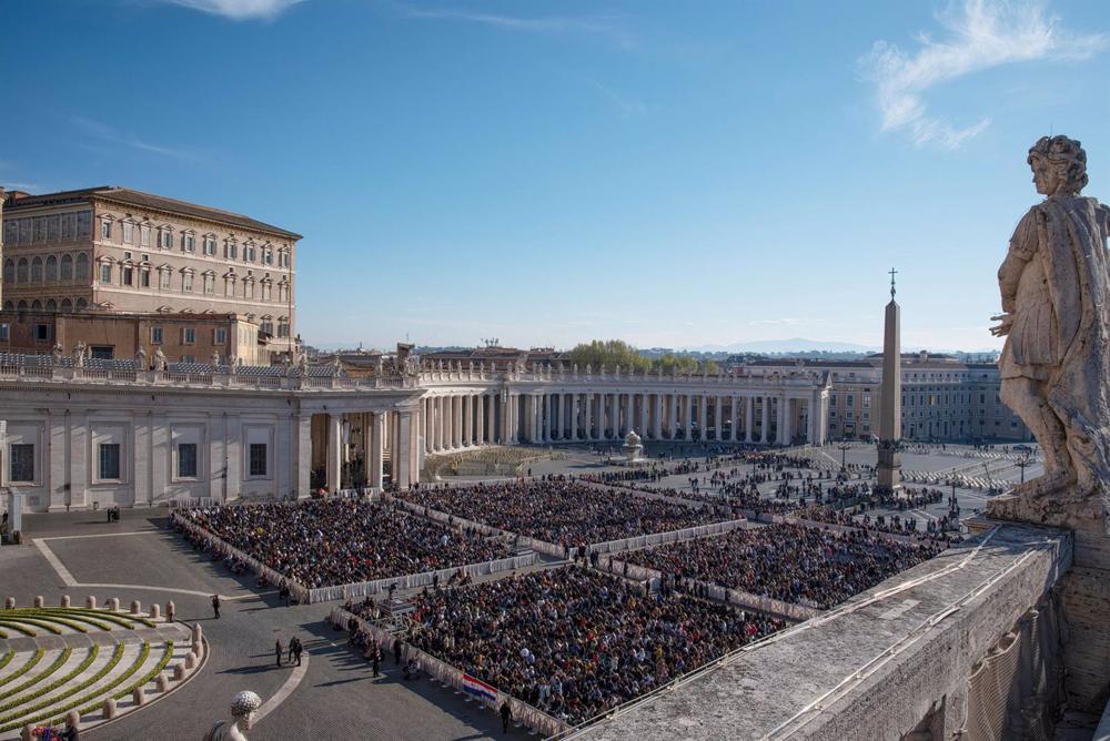Plaza de San Pedro en el Vaticano Plaza