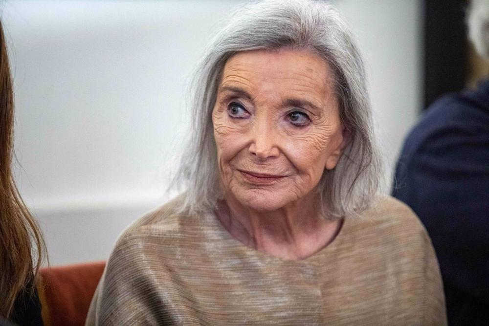 La actriz Núria Espert durante la presentación de la obra ‘La isla del aire’, en el Teatre Romea, a 23 de marzo de 2023, en Barcelona La