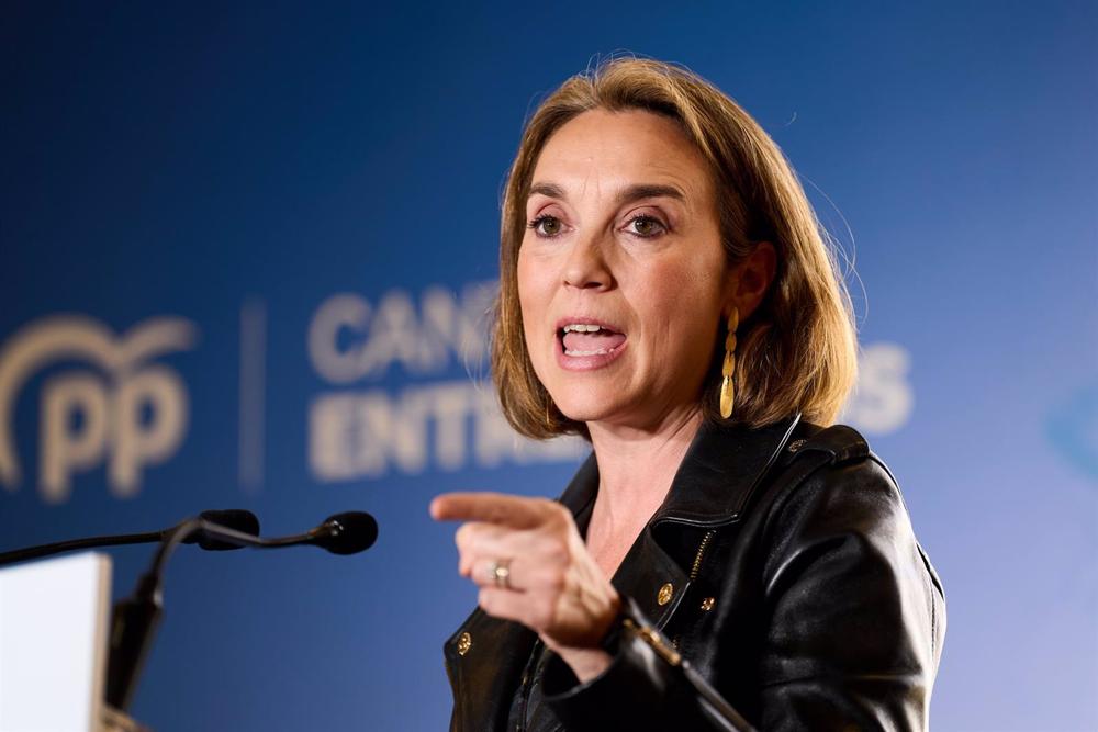 La secretaria general del PP, Cuca Gamarra, interviene durante la clausura del acto de presentación del programa marco municipal para las elecciones del 28 de mayo, en el Hotel Bahía, a 14 de abril de 2023, en Santander, Cantabria (España). Durante el act La