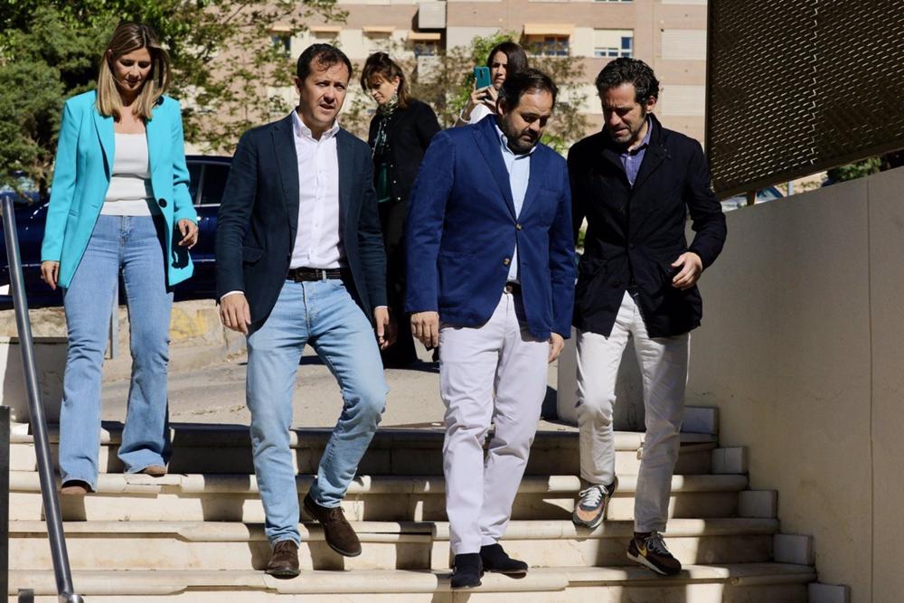 El vicesecretario de Cultura y Sociedad Abierta del Partido Popular, Borja Sémper, junto al presidente regional del PP, Paco Núñez; el candidato del PP a la Alcaldía de Toledo, Carlos Velázquez, y la secretaria regional Carolina Agudo. El