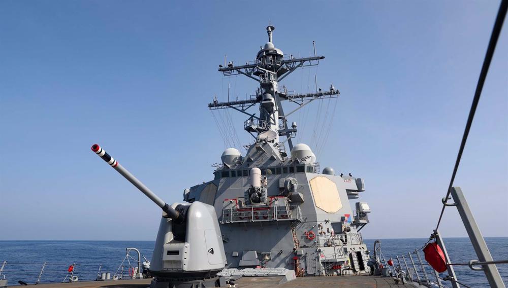 U.S. destroyer ship in Taiwan Strait U.S.
