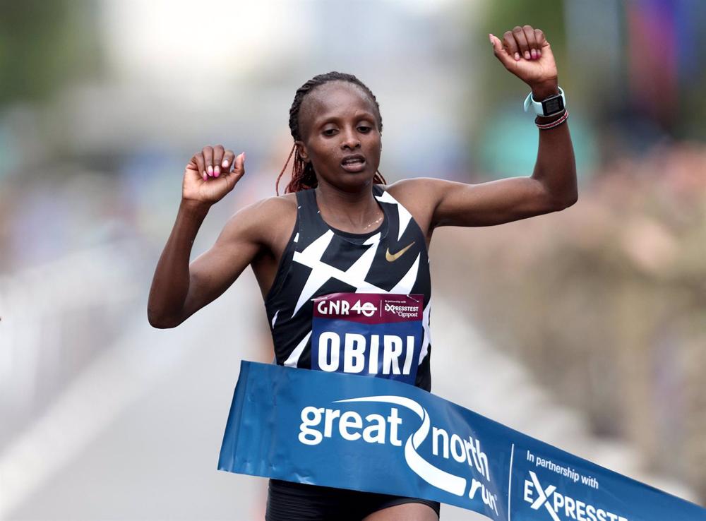 Archivo - La atleta keniata Hellen Obiri celebra el triunfo en una carrera Archivo