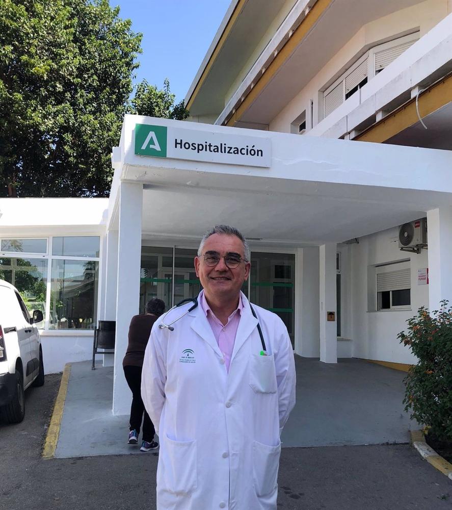 El doctor Salvador Alegre, coordinador de Medicina Interna y Cuidados Paliativos del Hospital de San Lázaro. El