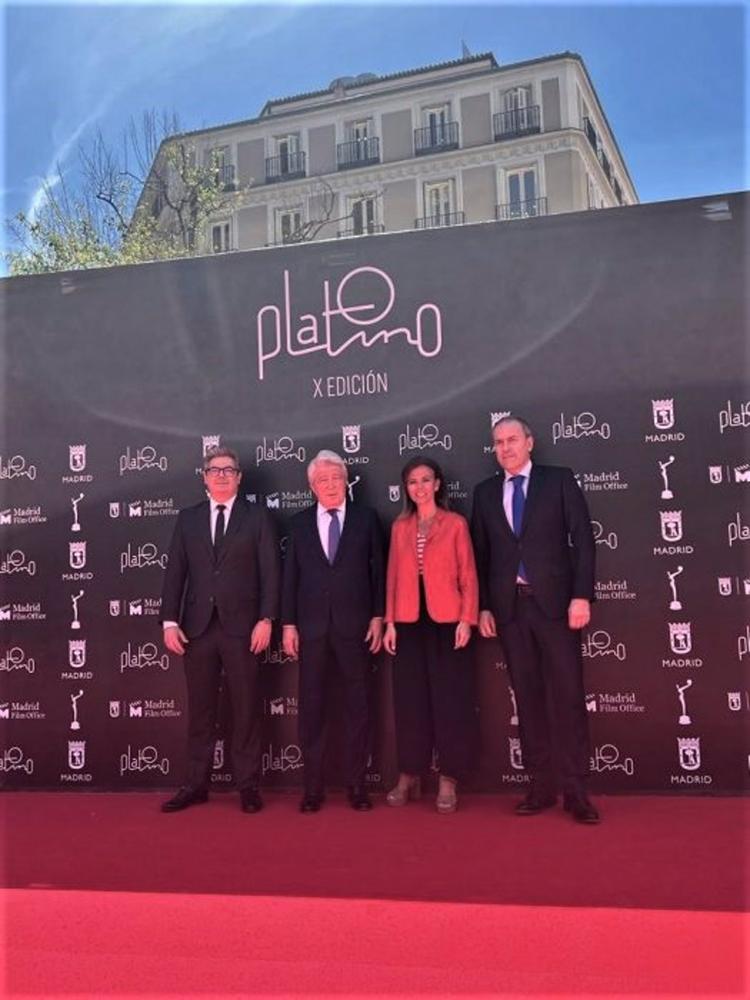 La concejala delegada de Turismo del Ayuntamiento de Madrid, Almudena Maíllo, junto al presidente de EGEDA y de los Premios Platino, Enrique Cerezo, y el director general de Premios Platino, Miguel Angel Benzal La