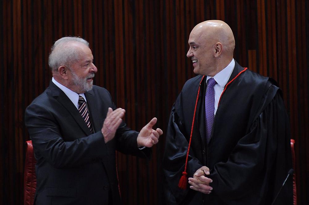 Archivo - El presidente de Brasil, Luiz Inacio Lula da Silva, y el juez del Tribunal Supremo Alexandre de Moraes. Archivo