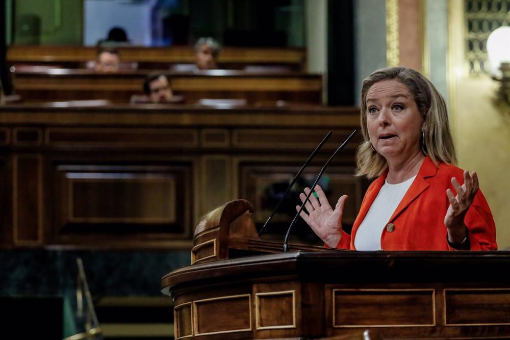 Archivo - La diputada del Grupo Mixto Ana María Oramas interviene durante una sesión plenaria en el Congreso de los Diputados, a 3 de noviembre de 2022, en Madrid (España). El Pleno del C, ongreso vota la convalidación del decreto ley que implanta medidas Archivo