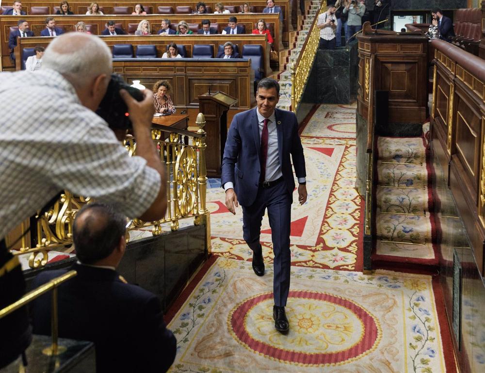 El presidente del Gobierno, Pedro Sánchez, tras intervenir durante una sesión plenaria en el Congreso de los Diputados El