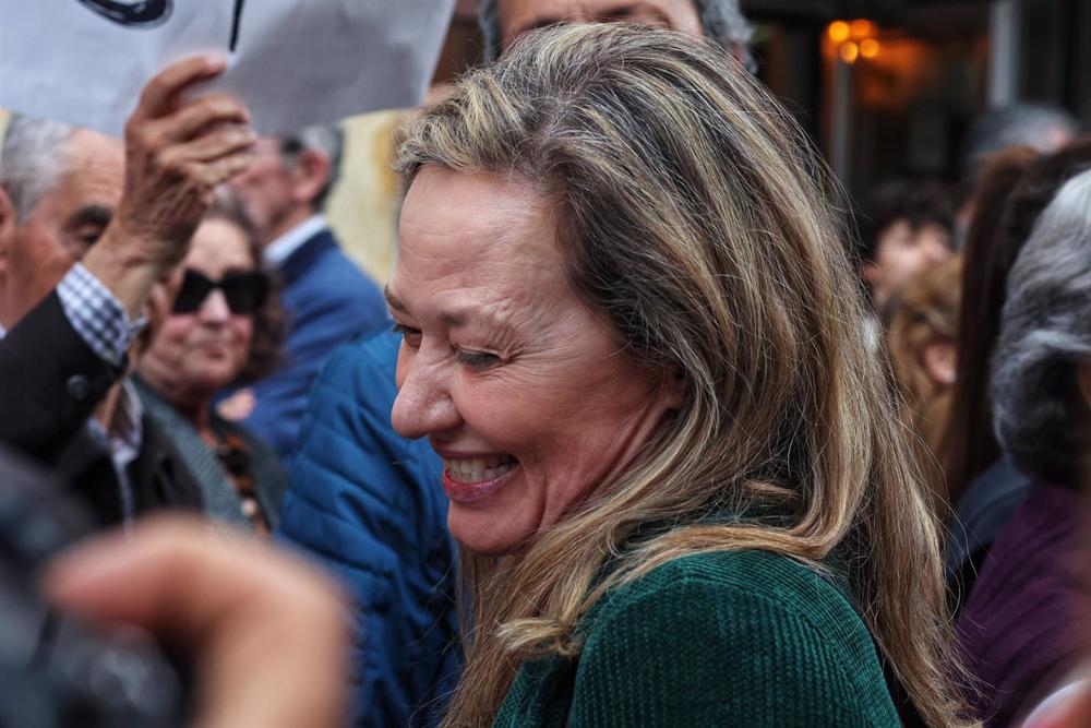 La delegada del Gobierno contra la Violencia de Género, Victoria Rosell, durante una concentración de la Comisión 8M ante el Ministerio de Justicia, a 19 de abril de 2023, en Madrid (España). La