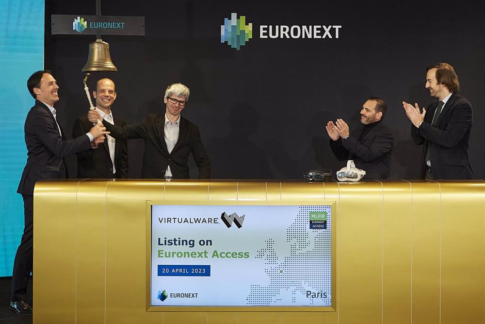 Acto de toque de campana por el debut de Virtualware en Euronext París Acto