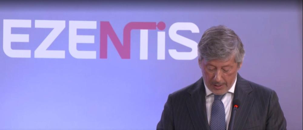 El presidente no ejecutivo de Ezentis, Enrique Sánchez de León, durante la intervvención inicial de la junta de accionistas de Ezentis, celebrada el 21 de abril en Madrid El