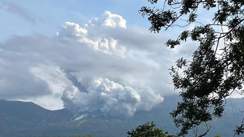 Il vulcano Rincón de la Vieja erutta in Costa Rica
