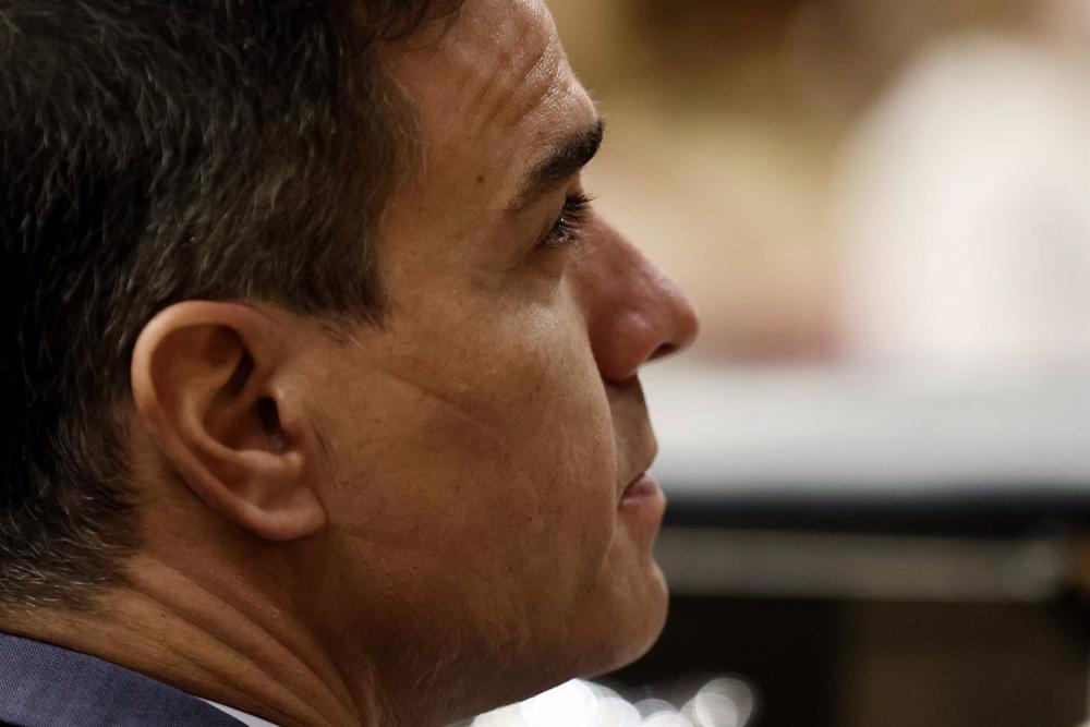 Archivo - El presidente del Gobierno, Pedro Sánchez, en una sesión plenaria, en el Congreso de los Diputados. Archivo