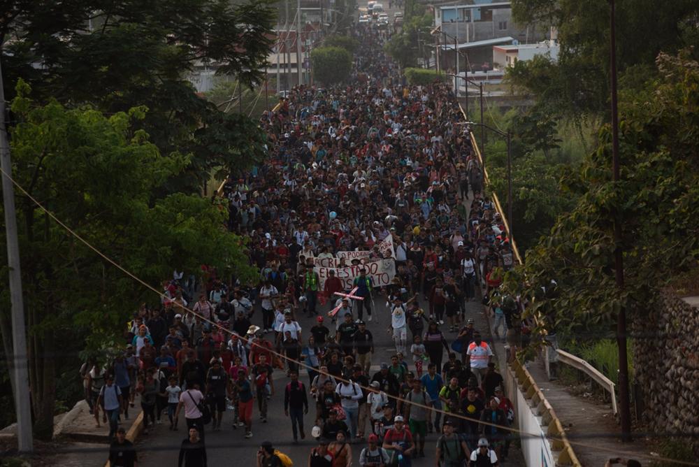 Caravana de 3.000 migrantes para pedir justicia por los 40 migrantes muertos en incendio