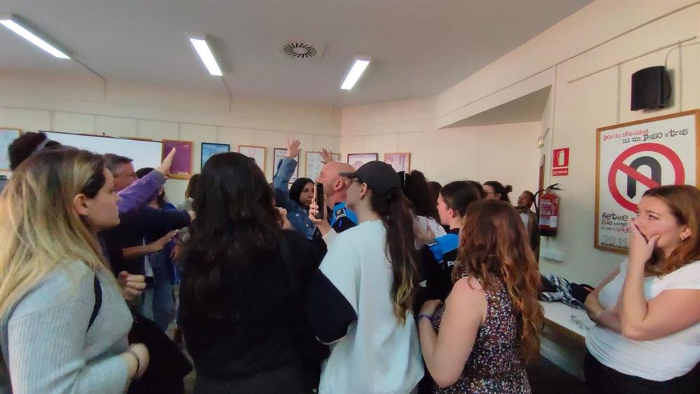 Plataforma Trans denuncia una agresión en grupo en un acto en Getafe Plataforma