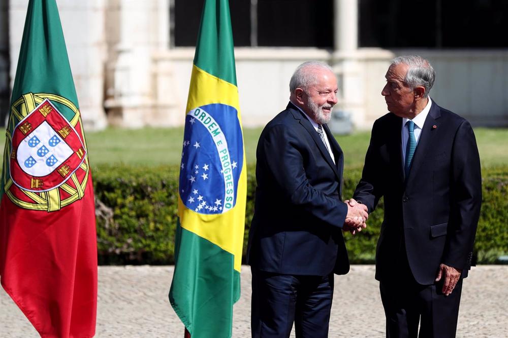 El presidente brasileño, Luiz Inácio Lula da Silva, y el de Portugal, Marcelo Rebelo de Sousa. El