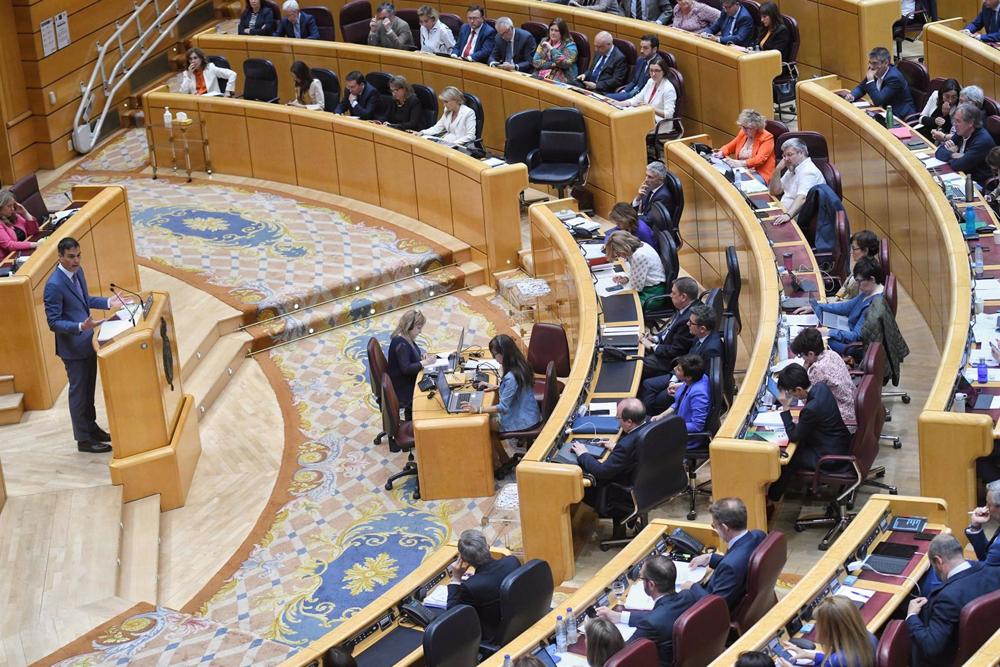 El presidente del Gobierno, Pedro Sánchez, interviene durante un pleno del Senado, a 25 de abril de 2023, en Madrid (España). El