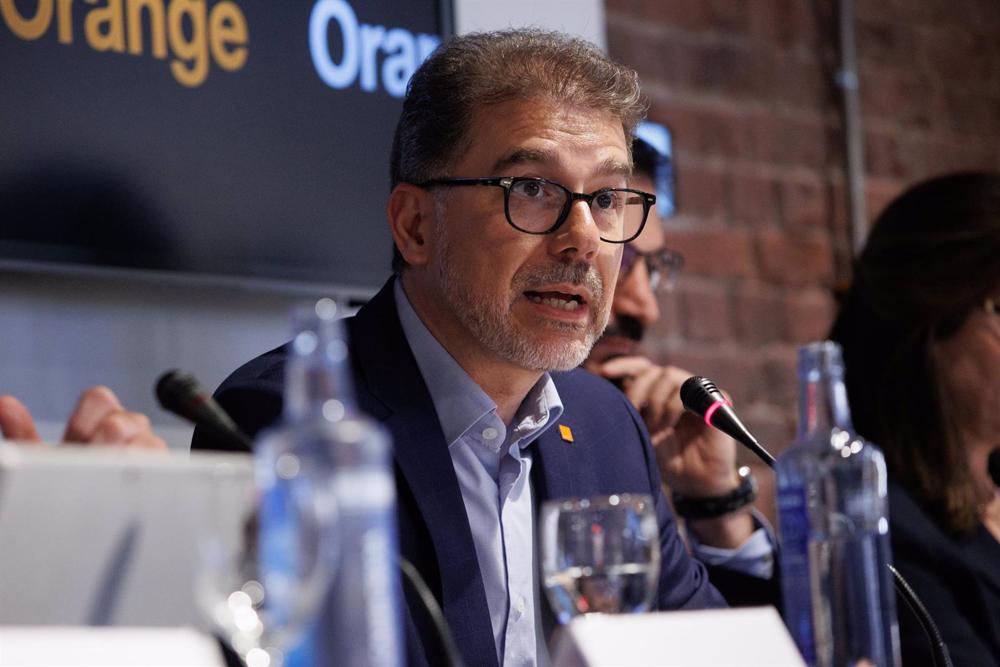 El consejero delegado de Orange España, Ludovic Pech, interviene durante la presentación de los resultados del primer trimestre de Orange España, a 26 de abril de 2023, en Madrid (España). El