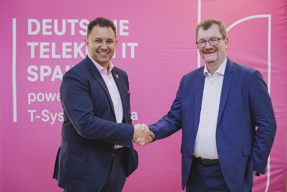 El director general de T-Systems Iberia, Osmar Polo; y el CIO de Deutsche Telekom y consejero delegado de Telekom IT, Peter Leukert El