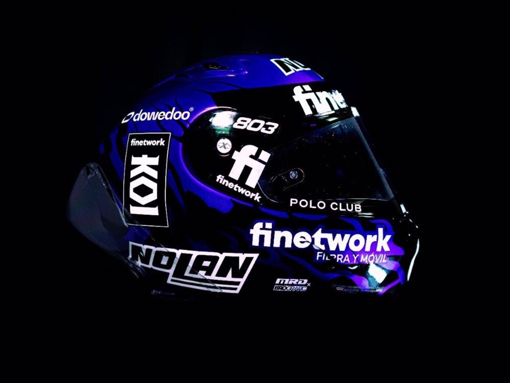 Casco que lucirán los pilotos del Finetwork Team en el GP de España 2023. Casco