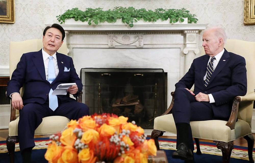 Los presidentes de Corea del Sur y EEUU, Yoon Suk Yeol y Joe Biden. Los