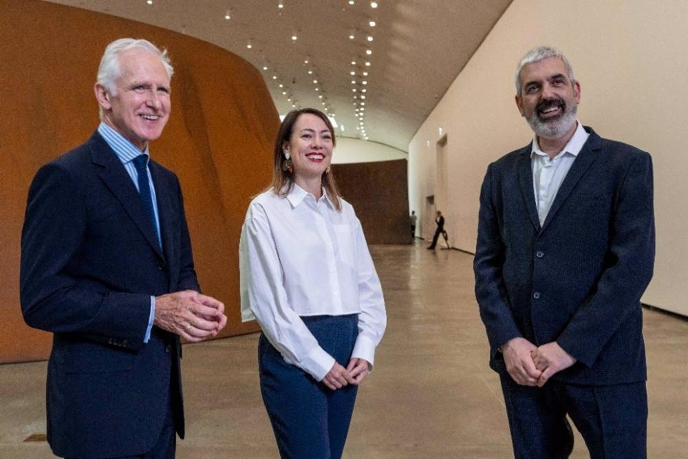 Juan Ignacio Vidarte y representantes de Fundación 'la Caixa' y de la serie 'Perspectivas' Juan
