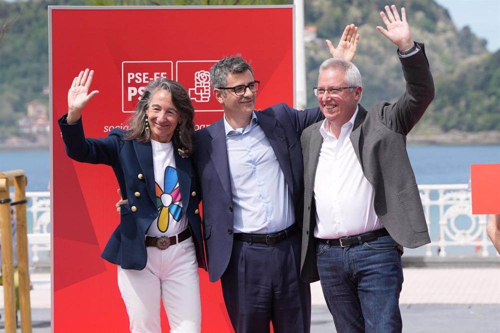 Felix Bolaños participa en un acto junto a Marisol Garmendia y José Ignacio Asensio en San Sebastián 27/04/2023. Felix