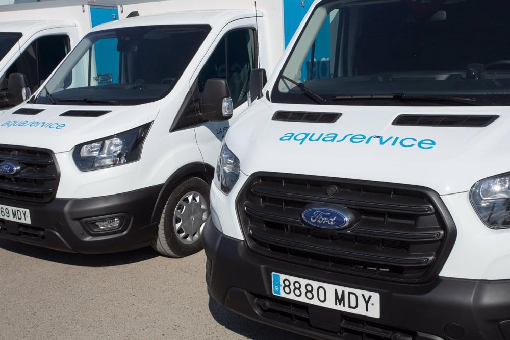 Archivo - Flota de reparto comercial de Aquaservice Archivo