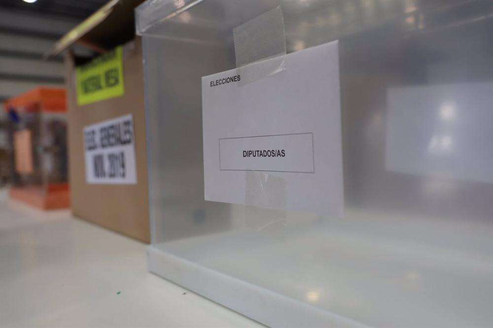 Archivo - Urna de los diputados/as, en las elecciones generales del 10N Archivo