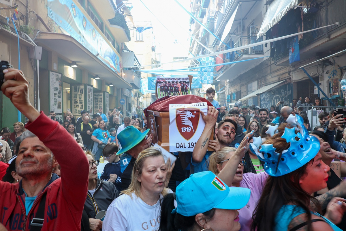 Decenas de miles de personas llenaron las calles para celebrar