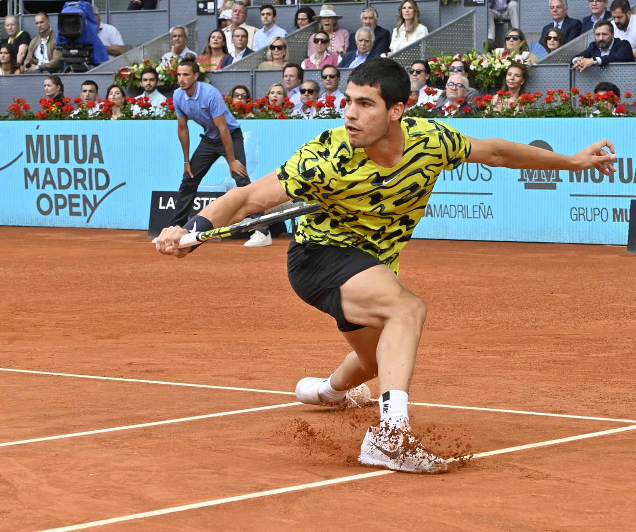 Carlos Alcaraz vuelve a ganar a Struff y sigue siendo el campeón en Madrid