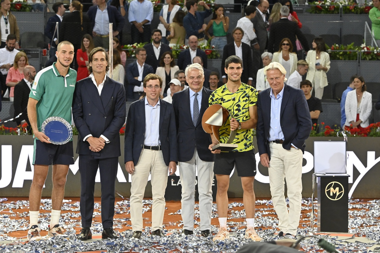 Alcaraz beats Struff to retain title in Madrid