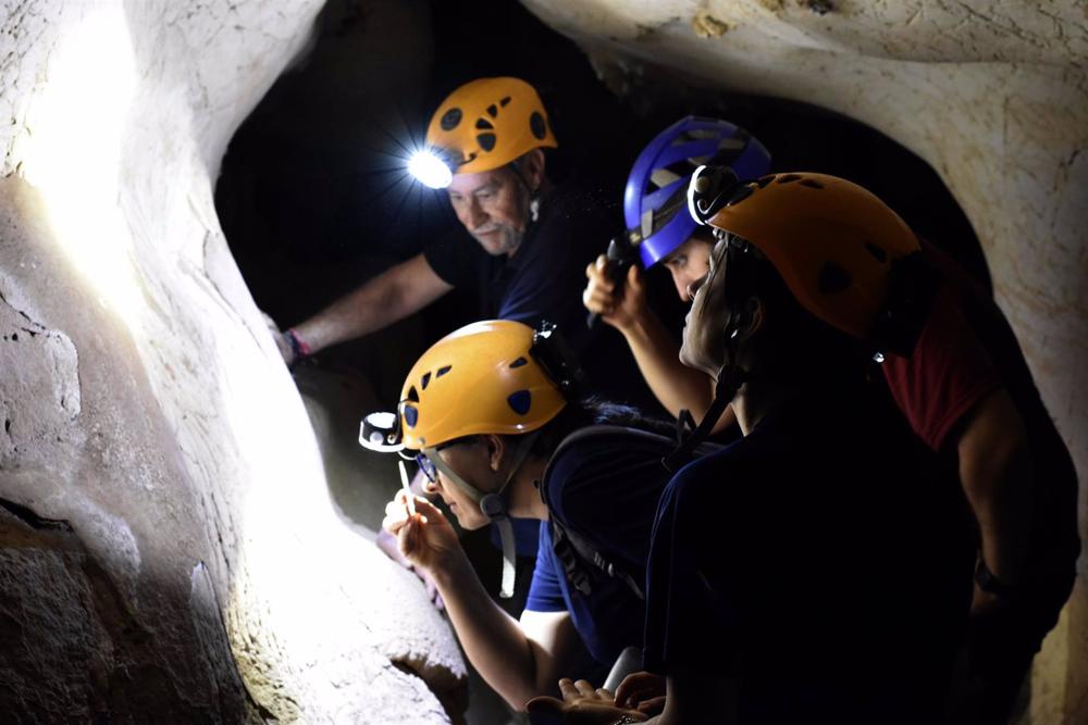 Rincón De La Victoria Solicita Que La Cueva De La Victoria Sea Incluida Como Yacimiento Rupestre Europeo De Valor Universal Rincón