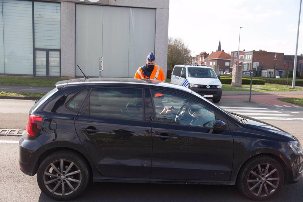 Belgische Polizei nimmt sieben Sympathisanten des Islamischen Staates fest, die einen Anschlag in Flandern geplant hatten