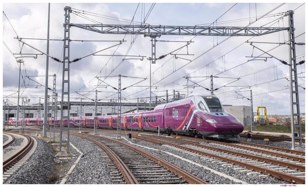 Archivo - Tren AVE 'low cost' de Renfe AVLO Archivo