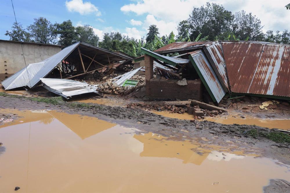 Casas dañadas por las recientes inundaciones en Ruanda Casas