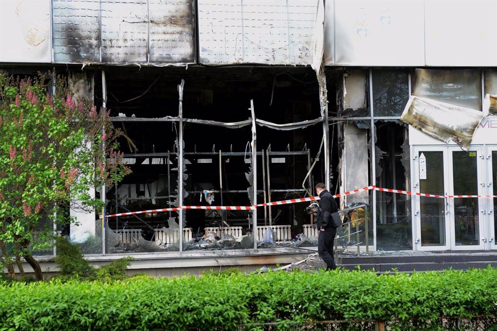Daños materiales en un edificio en la capital de Ucrania, Kiev, tras un ataque con drones por parte de Rusia (archivo) Daños