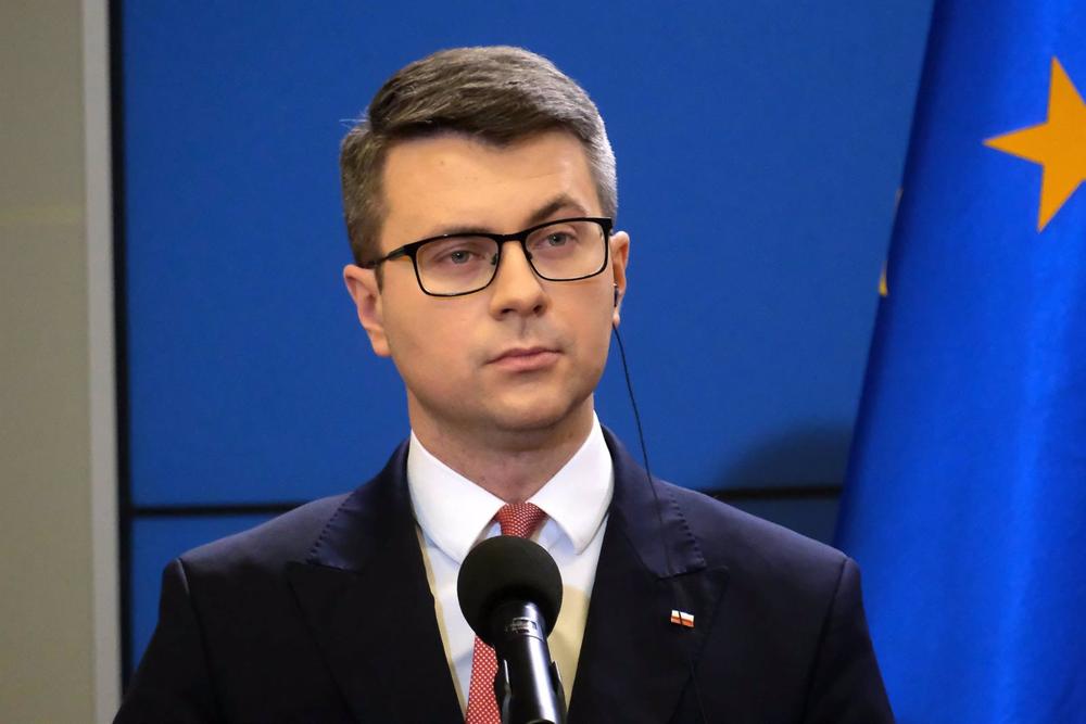 Archivo - El portavoz del Gobierno polaco, Piotr Muller Archivo